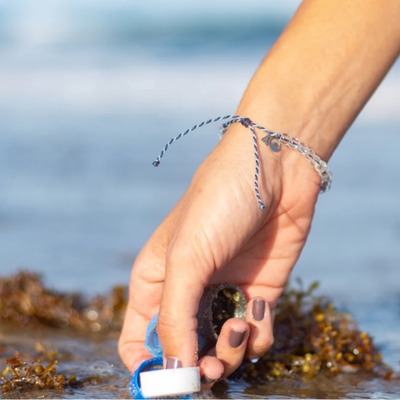 NWT 4Ocean Whale Beaded Bracelet Unisex, waterproof, adjustable from 7 to 13 in. - Picture 4 of 11